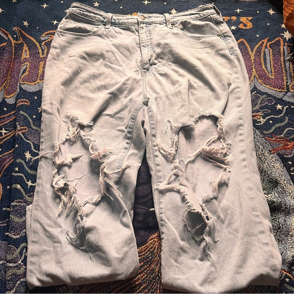 Wide Leg Ripped Jeans - Picture 4 of 5